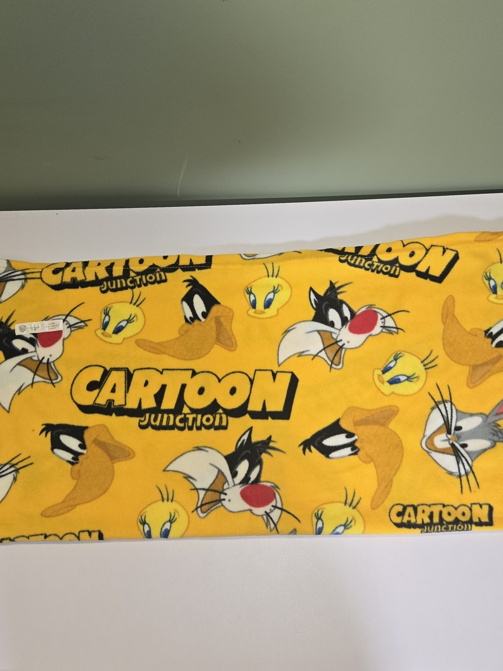 Warner Bros World Abu Dhabi Cartoon Junction Looney Tunes Fleece Blanket